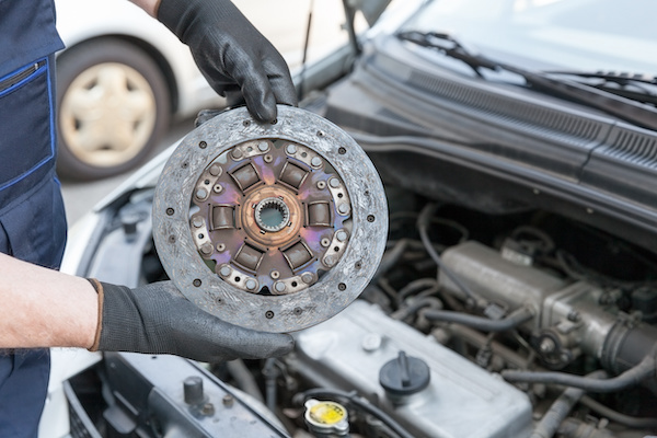 What Are the Symptoms of a Failing Clutch?